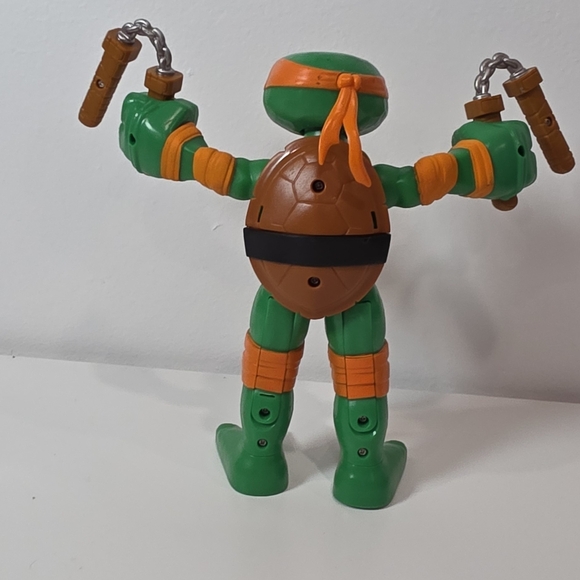 Teenage Mutant Ninja Turtles: 10" Stretch N Shout Michelangelo Figure by Playmat - Picture 7 of 9